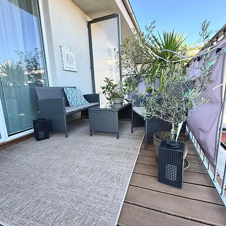 Maisonette With Terrace *