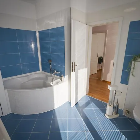 شقة Maisonette With Terrace